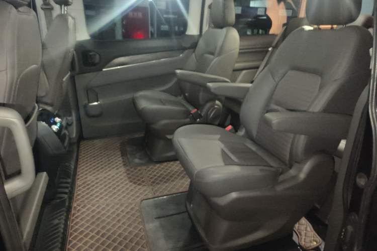 Used Ford Tourneo Custom 2023 2.0T Automatic Prestige Edition Left Rear Seat