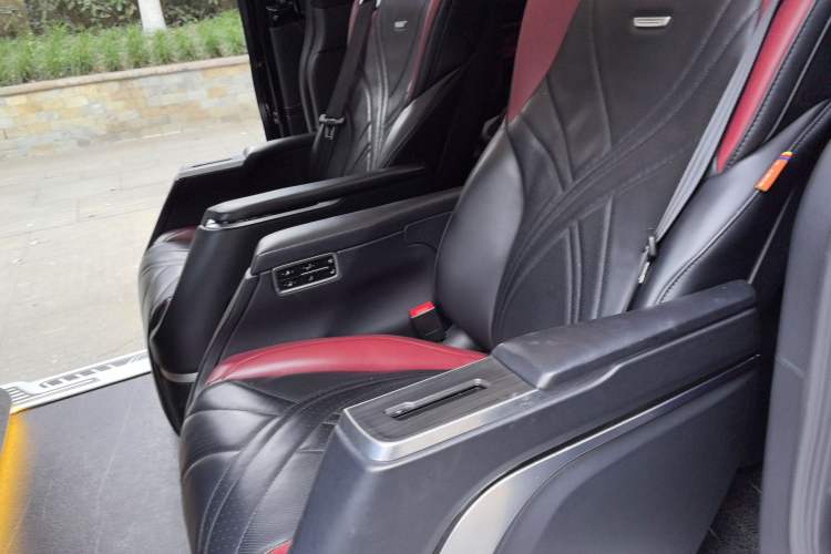 Used Ford Tourneo Custom 2023 2.0T Automatic Comfort Edition Left Rear Seat
