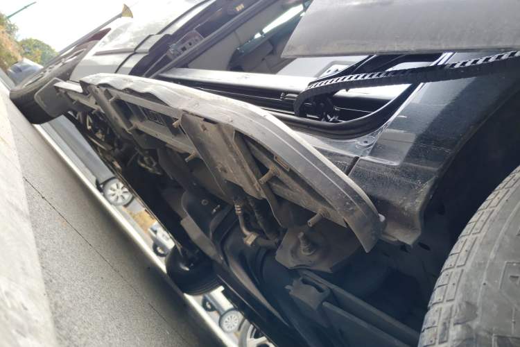 Used Ford Tourneo Custom 2023 2.0T Automatic Prestige Edition Left Side Sill