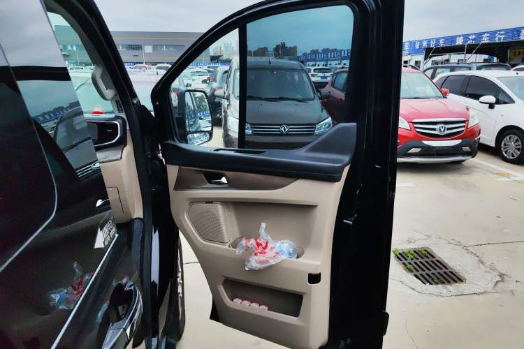 Used Ford Tourneo Custom 2023 2.0T Automatic Comfort Edition Right Front Door Interior
