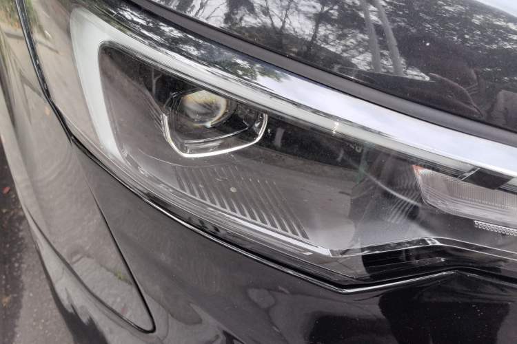 Used Ford Tourneo Custom 2023 2.0T Automatic Comfort Edition Right Front Headlight