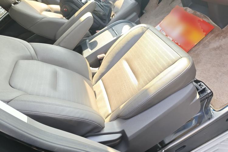 Used Ford Tourneo Custom 2023 2.0T Automatic Prestige Edition Right Front Seat