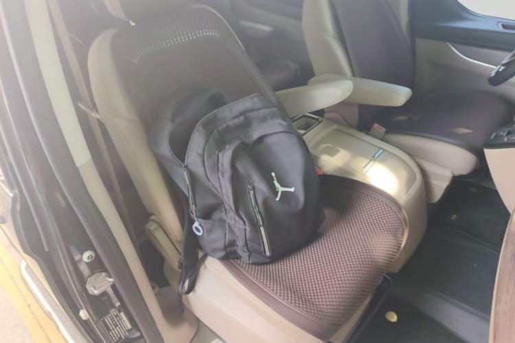 Used Ford Tourneo Custom 2023 2.0T Automatic Comfort Edition Right Front Seat