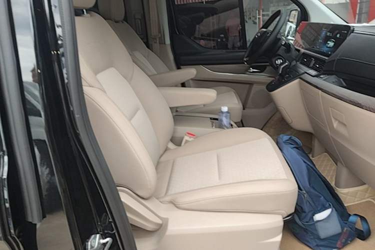 Used Ford Tourneo Custom 2023 2.0T Automatic Comfort Edition Right Front Seat