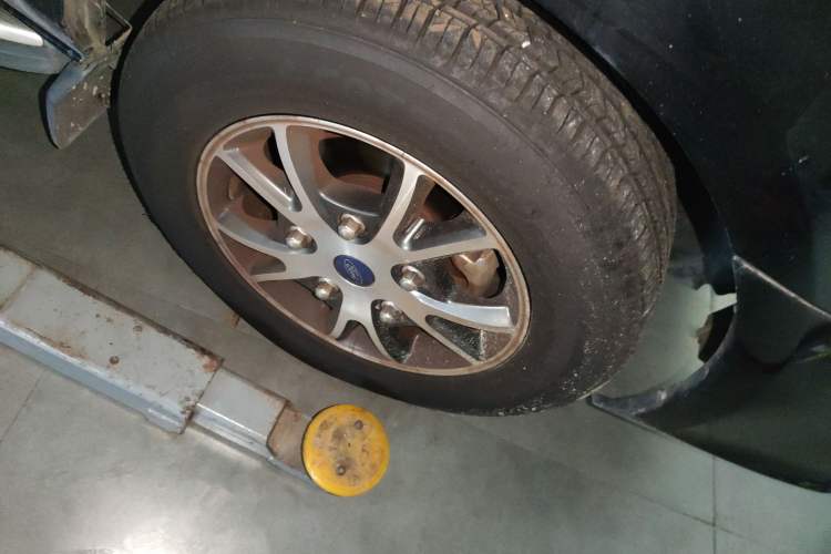 Used Ford Tourneo Custom 2023 2.0T Automatic Comfort Edition Right Front Wheel Hub