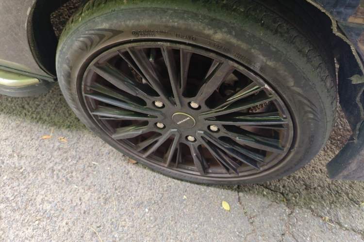 Used Ford Tourneo Custom 2023 2.0T Automatic Comfort Edition Right Front Wheel Hub