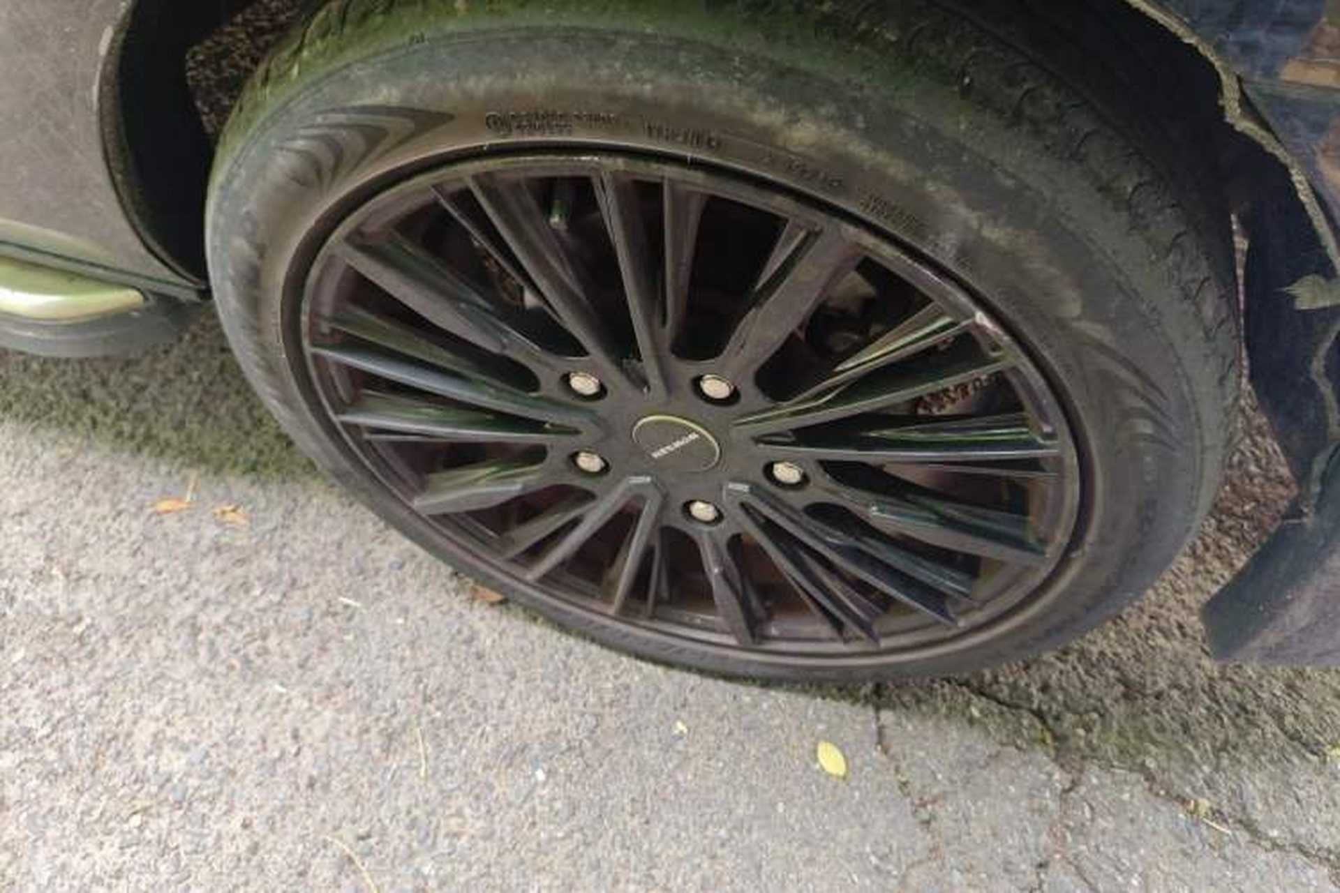 Used Ford Tourneo Custom 2023 2.0T Automatic Comfort Edition Right Front Wheel Hub