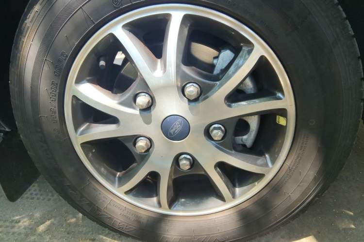 Used Ford Tourneo Custom  Right Front Wheel Hub