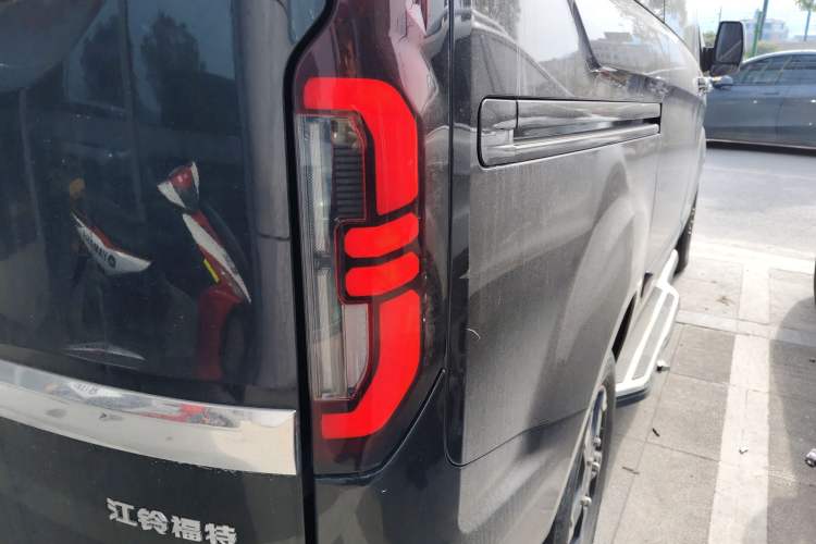 Used Ford Tourneo Custom 2023 2.0T Automatic Prestige Edition Right Rear Taillight