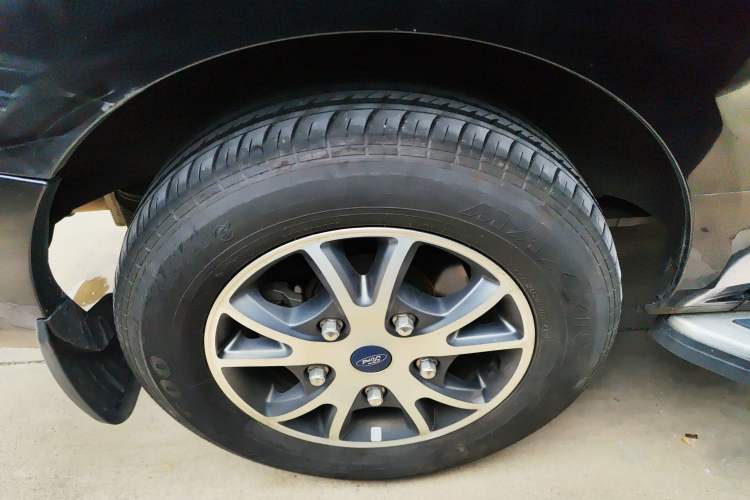 Used Ford Tourneo Custom 2023 2.0T Automatic Comfort Edition Right Rear Wheel Hub