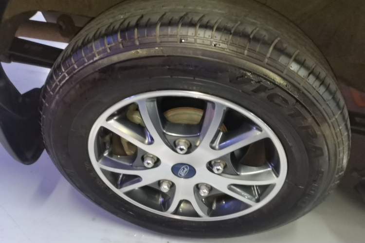 Used Ford Tourneo Custom 2023 2.0T Automatic Comfort Edition Right Rear Wheel Hub