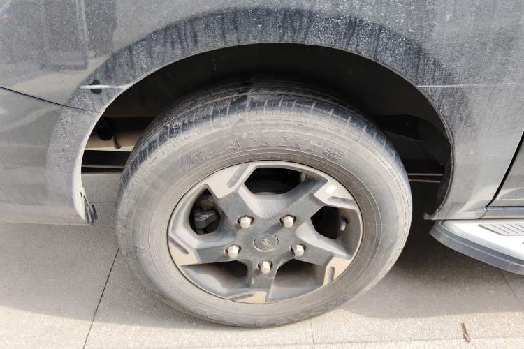 Used Ford Tourneo Custom 2023 2.0T Automatic Prestige Edition Right Rear Wheel Hub