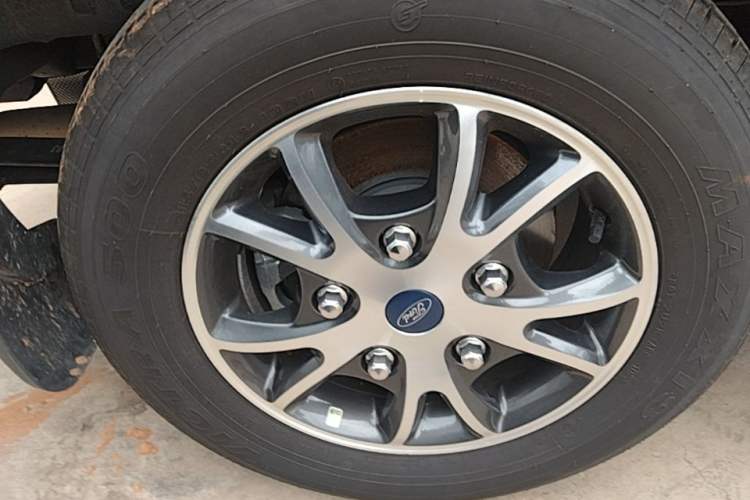 Used Ford Tourneo Custom 2023 2.0T Automatic Comfort Edition Right Rear Wheel Hub