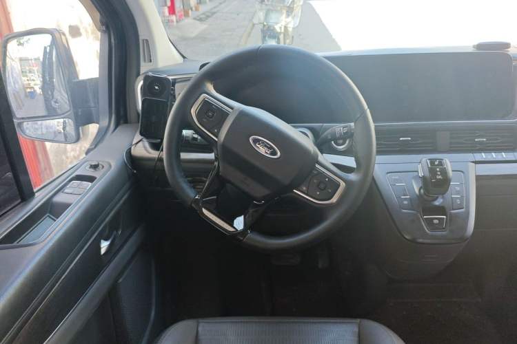 Used Ford Tourneo Custom 2023 2.0T Automatic Prestige Edition Steering Wheel