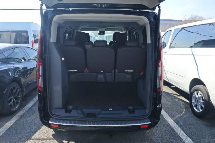 Used Ford Tourneo Custom 2023 2.0T Automatic Prestige Edition Trunk