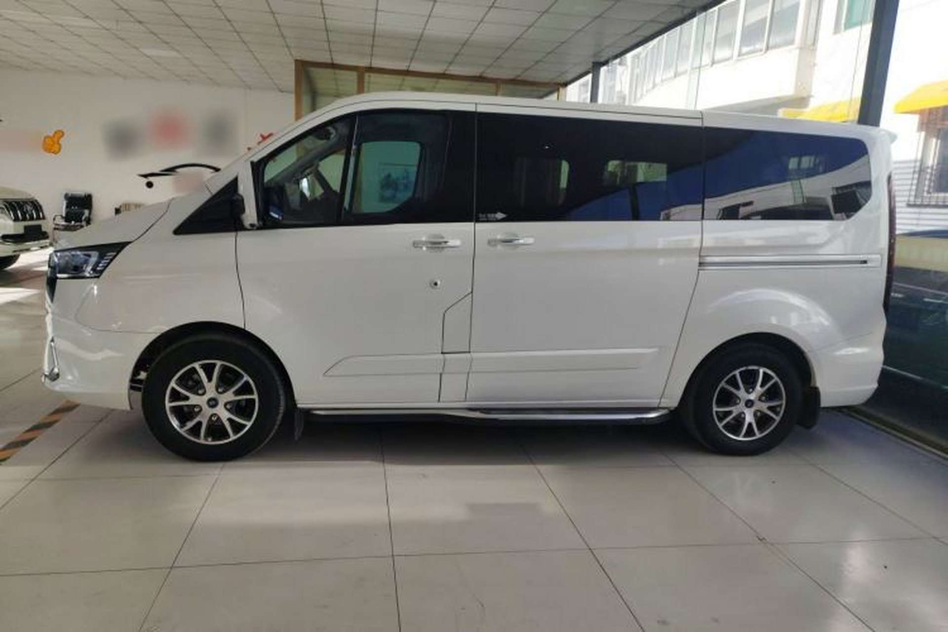 Used Ford Tourneo Custom 2023 2.0T Automatic Comfort Edition Exterior 3