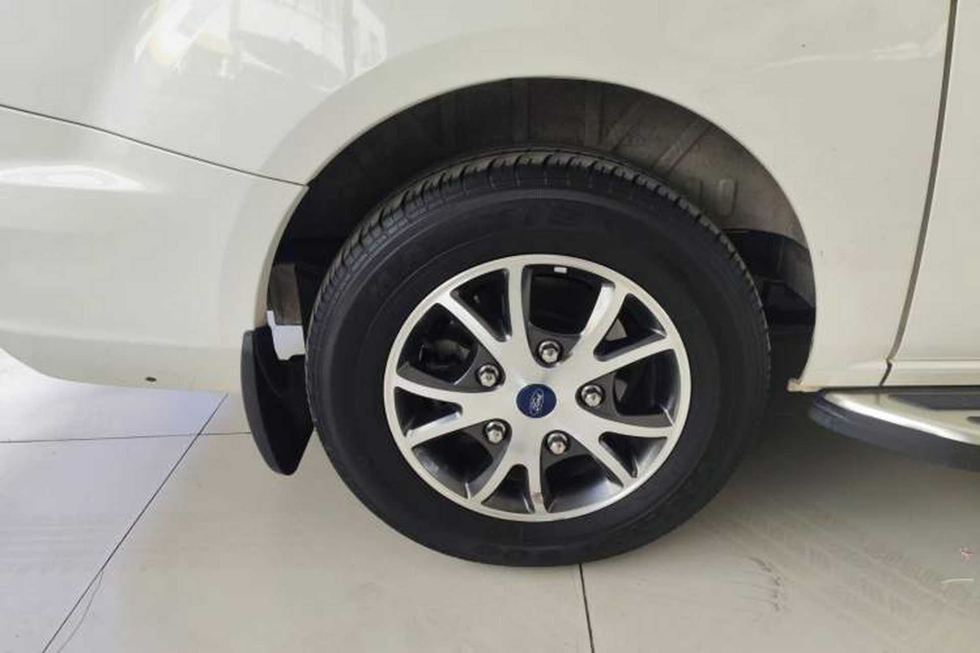 Used Ford Tourneo Custom 2023 2.0T Automatic Comfort Edition Exterior 8