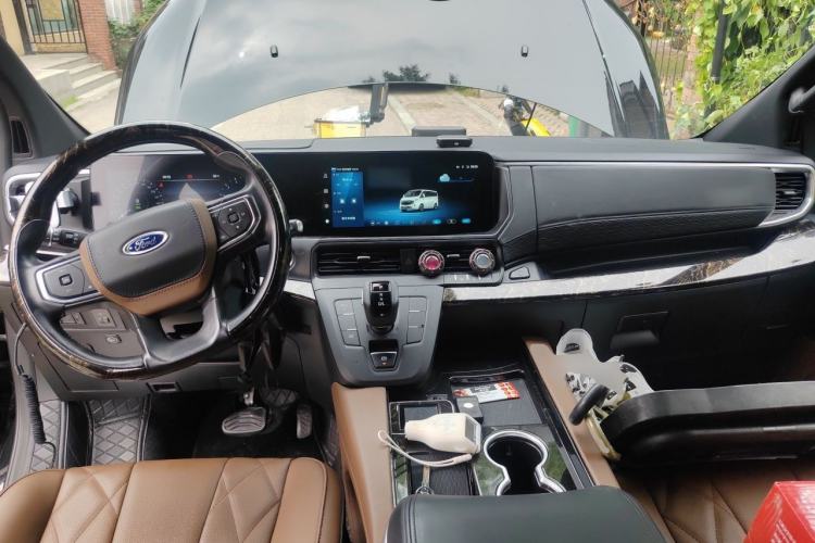 Used Ford Tourneo Custom  Center Console