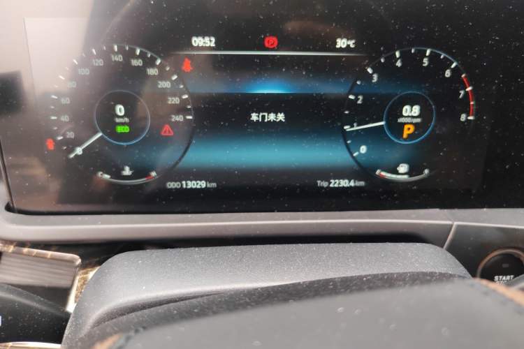 Used Ford Tourneo Custom  Odometer Close Up