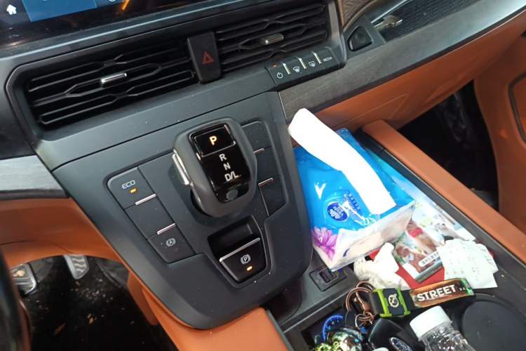 Used Ford Tourneo Custom  Gear Lever