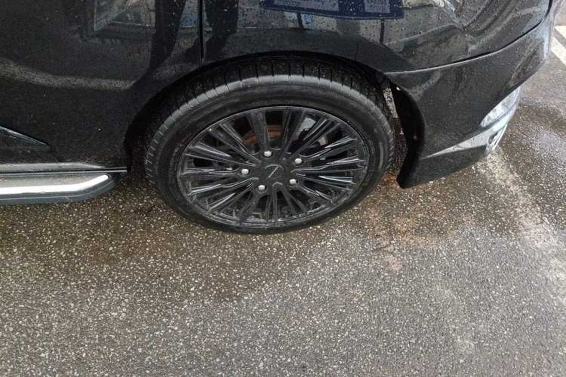 Used Ford Tourneo Custom  Right Front Wheel Hub