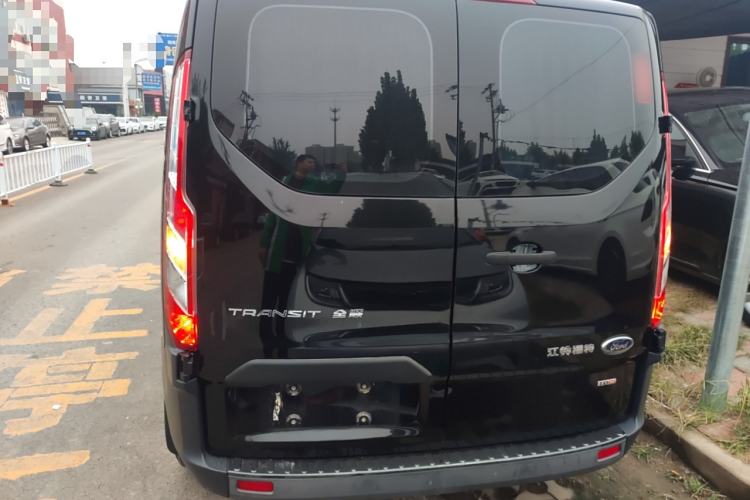Used Ford Transit 2019 2.0T Diesel Multi-Purpose Commercial Vehicle Short Wheelbase Low Roof 6-Seater China VI Standard Exterior 4