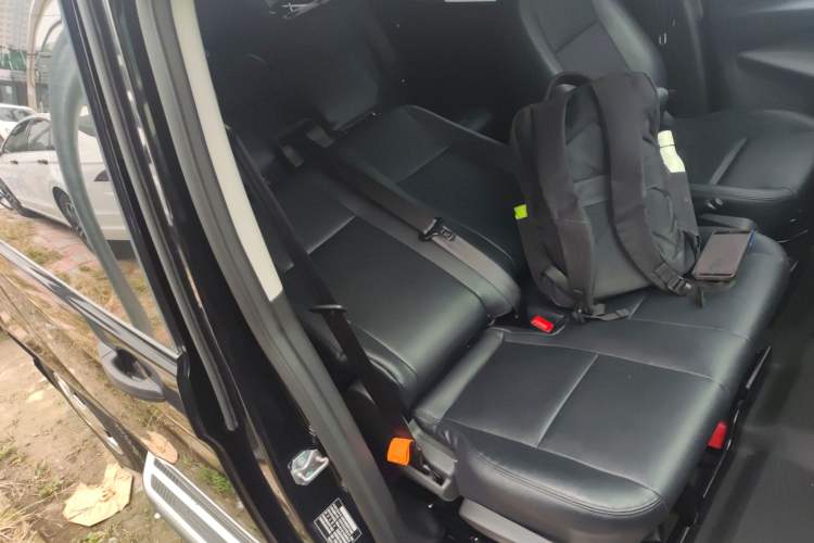 Used Ford Transit 2019 2.0T Diesel Multi-Purpose Commercial Vehicle Short Wheelbase Low Roof 6-Seater China VI Standard Right Front Seat