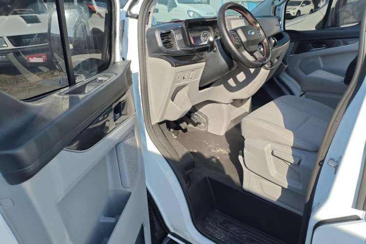 Used Ford Transit 2023 2.0T Diesel Manual Commercial & Travel Version Mid-axle Medium Roof 7/8/9-Seater Driver Seat