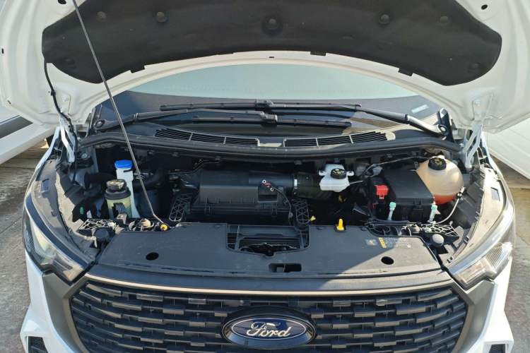 Used Ford Transit 2023 2.0T Diesel Manual Commercial & Travel Version Mid-axle Medium Roof 7/8/9-Seater Engine Bay