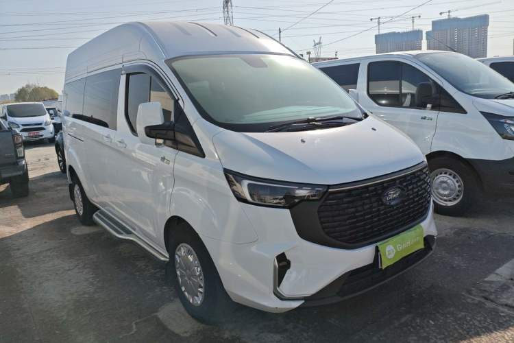 Used Ford Transit 2023 2.0T Diesel Manual Commercial & Travel Version Mid-axle Medium Roof 7/8/9-Seater Front Right 45 Deg