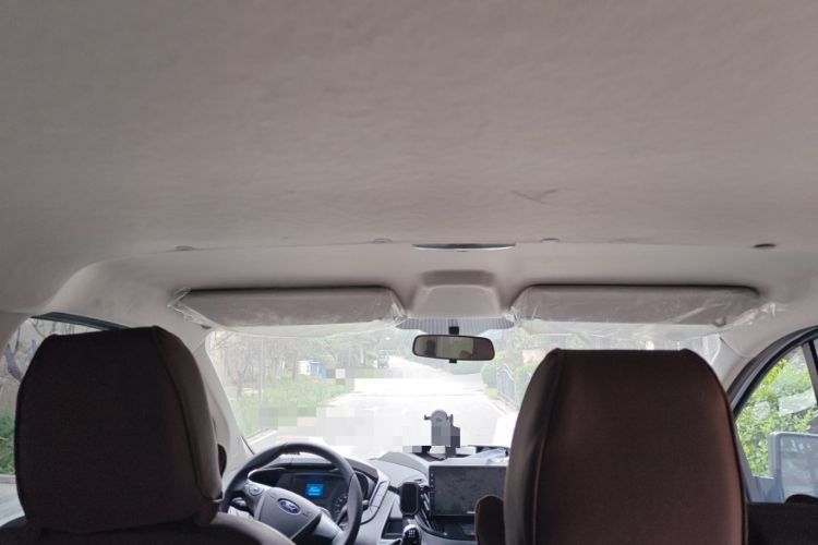 Used Ford Transit 2020 2.0T Gasoline Multi-Function Commercial Vehicle Mid-Drive Low-Roof Design with Dual Rear Doors Meeting China VI Emission Standards Headliner