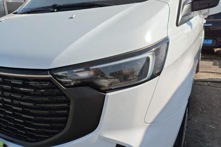 Used Ford Transit 2023 2.0T Diesel Manual Commercial & Travel Version Mid-axle Medium Roof 7/8/9-Seater Left Front Headlight