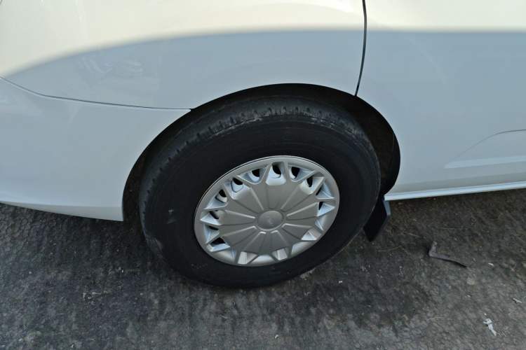 Used Ford Transit 2023 2.0T Diesel Manual Commercial & Travel Version Mid-axle Medium Roof 7/8/9-Seater Left Front Wheel Hub