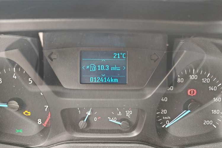 Used Ford Transit 2020 2.0T Gasoline Multi-Function Commercial Vehicle Mid-Drive Low-Roof Design with Dual Rear Doors Meeting China VI Emission Standards Odometer Close Up