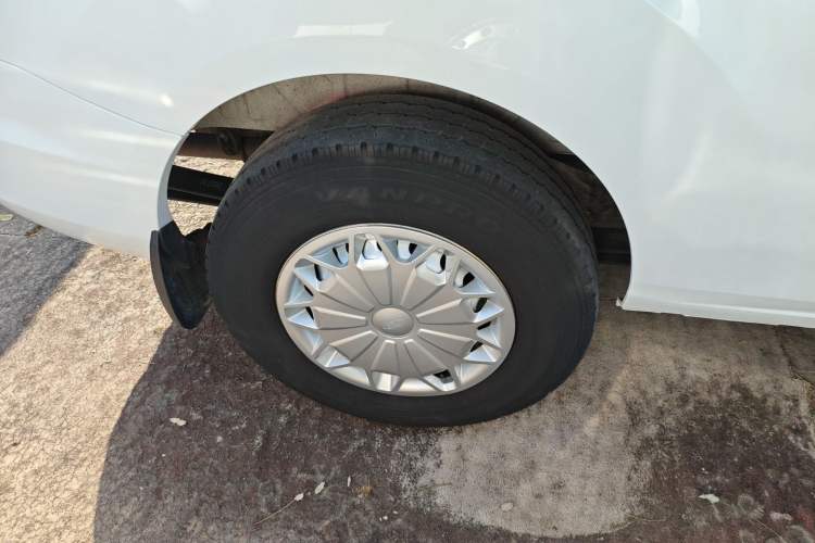 Used Ford Transit 2023 2.0T Diesel Manual Commercial & Travel Version Mid-axle Medium Roof 7/8/9-Seater Right Rear Wheel Hub