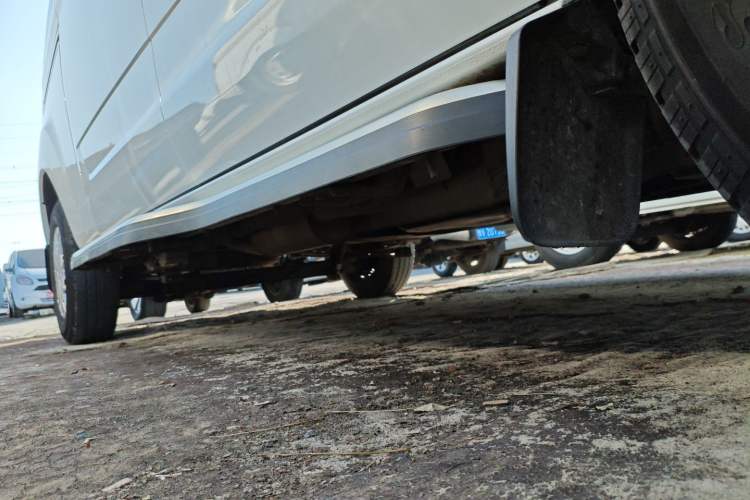 Used Ford Transit 2023 2.0T Diesel Manual Commercial & Travel Version Mid-axle Medium Roof 7/8/9-Seater Right Side Sill