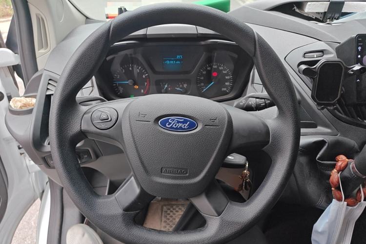 Used Ford Transit 2020 2.0T Gasoline Multi-Function Commercial Vehicle Mid-Drive Low-Roof Design with Dual Rear Doors Meeting China VI Emission Standards Steering Wheel