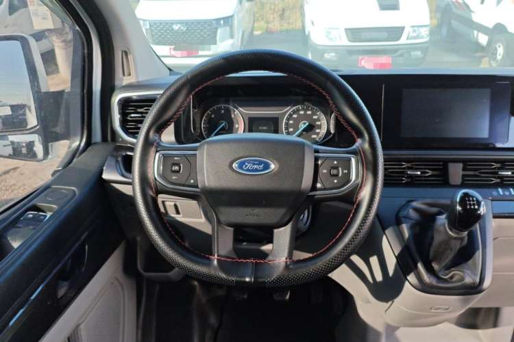 Used Ford Transit 2023 2.0T Diesel Manual Commercial & Travel Version Mid-axle Medium Roof 7/8/9-Seater Steering Wheel