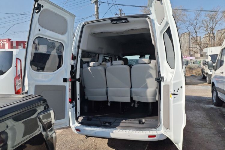 Used Ford Transit 2023 2.0T Diesel Manual Commercial & Travel Version Mid-axle Medium Roof 7/8/9-Seater Trunk