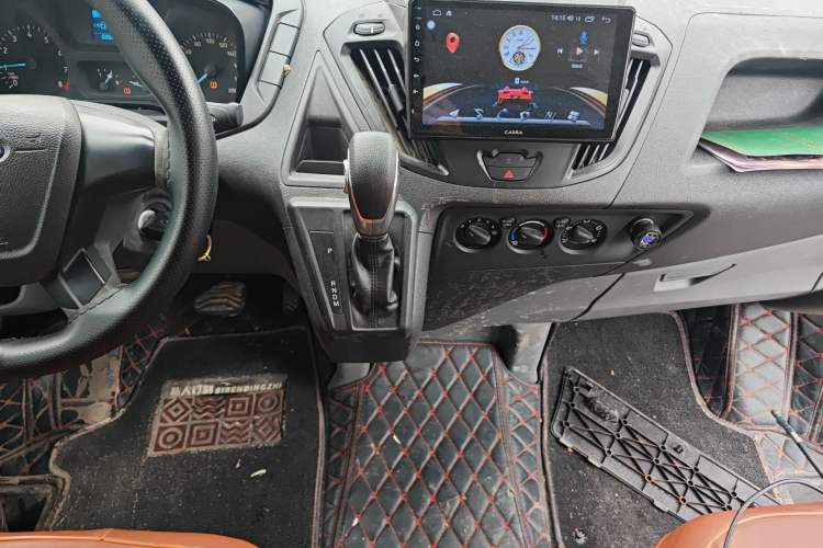 Used Ford Transit 2017 2.0T Gasoline Automatic Multi-Function Commercial Vehicle Mid-Drive Mid-Roof China V-standard Audio And AC Panel