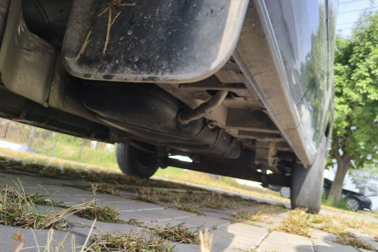 Used Ford Transit 2017 2.0T Diesel Multi-Purpose Commercial Vehicle Short Wheelbase Low Roof China V Standard Chassis Front Left