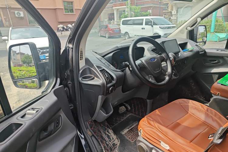 Used Ford Transit 2017 2.0T Gasoline Automatic Multi-Function Commercial Vehicle Mid-Drive Mid-Roof China V-standard Driver Seat
