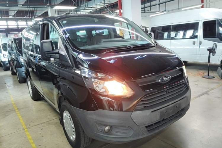 Used Ford Transit 2017 2.0T Diesel Multi-Purpose Commercial Vehicle Short Wheelbase Low Roof China V Standard Front Right 45 Deg