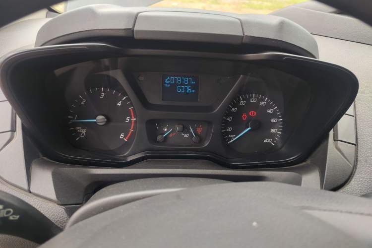 Used Ford Transit 2017 2.0T Diesel Multi-Purpose Commercial Vehicle Short Wheelbase Low Roof China V Standard Instrument Cluster