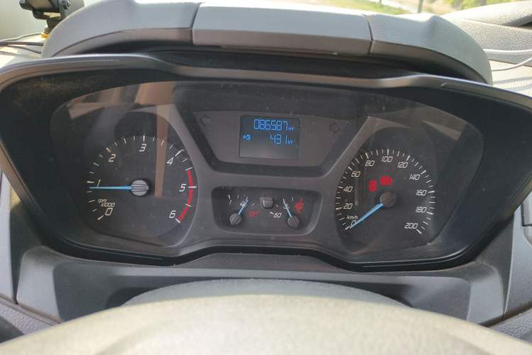 Used Ford Transit 2017 2.0T Diesel Multi-Purpose Commercial Vehicle Short Wheelbase Low Roof China V Standard Instrument Cluster