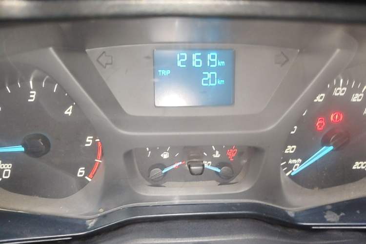 Used Ford Transit 2017 2.0T Diesel Multi-Purpose Commercial Vehicle Short Wheelbase Low Roof China V Standard Instrument Cluster