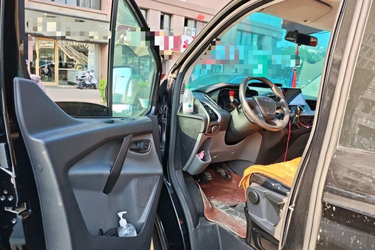 Used Ford Transit 2017 2.0T Diesel Multi-Purpose Commercial Vehicle Short Wheelbase Low Roof China V Standard Interior 3