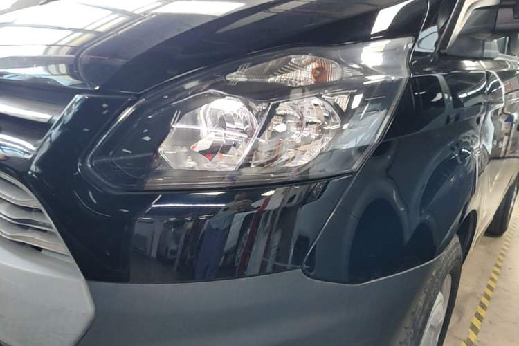 Used Ford Transit 2017 2.0T Diesel Multi-Purpose Commercial Vehicle Short Wheelbase Low Roof China V Standard Left Front Headlight