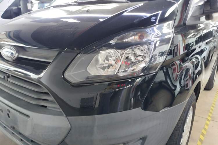 Used Ford Transit 2017 2.0T Diesel Multi-Purpose Commercial Vehicle Short Wheelbase Low Roof China V Standard Left Front Headlight