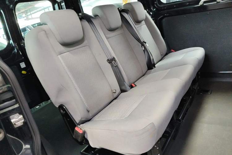 Used Ford Transit 2017 2.0T Diesel Multi-Purpose Commercial Vehicle Short Wheelbase Low Roof China V Standard Left Rear Seat